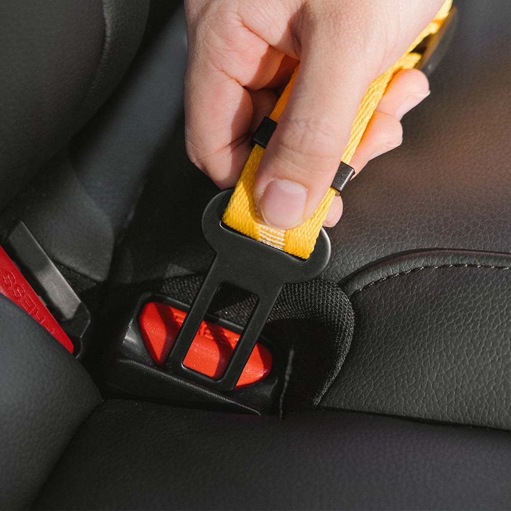 adjustable-reflective-dog-car-seat-belt-for-travel-safety-img6.jpg