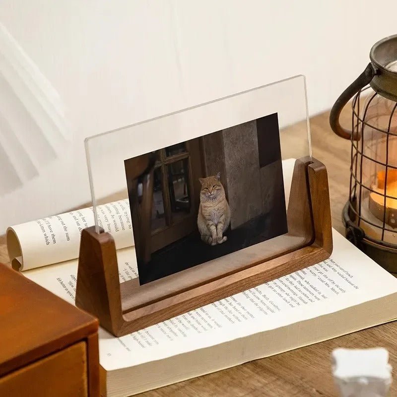 clear-acrylic-desk-photo-frame-with-modern-minimalist-design-img5.jpg