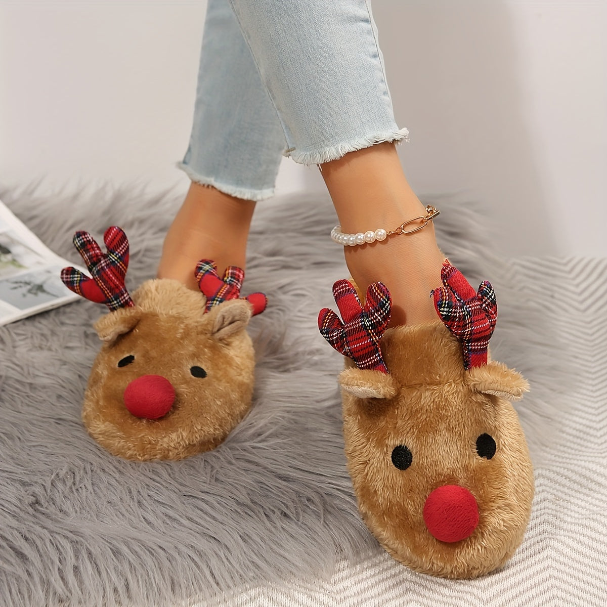 cosy-christmas-reindeer-slippers-plush-lining-img4.jpg