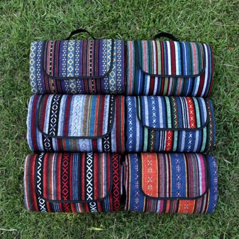 ethnic-waterproof-picnic-mat-for-camping-outdoor-adventures-img4.jpg