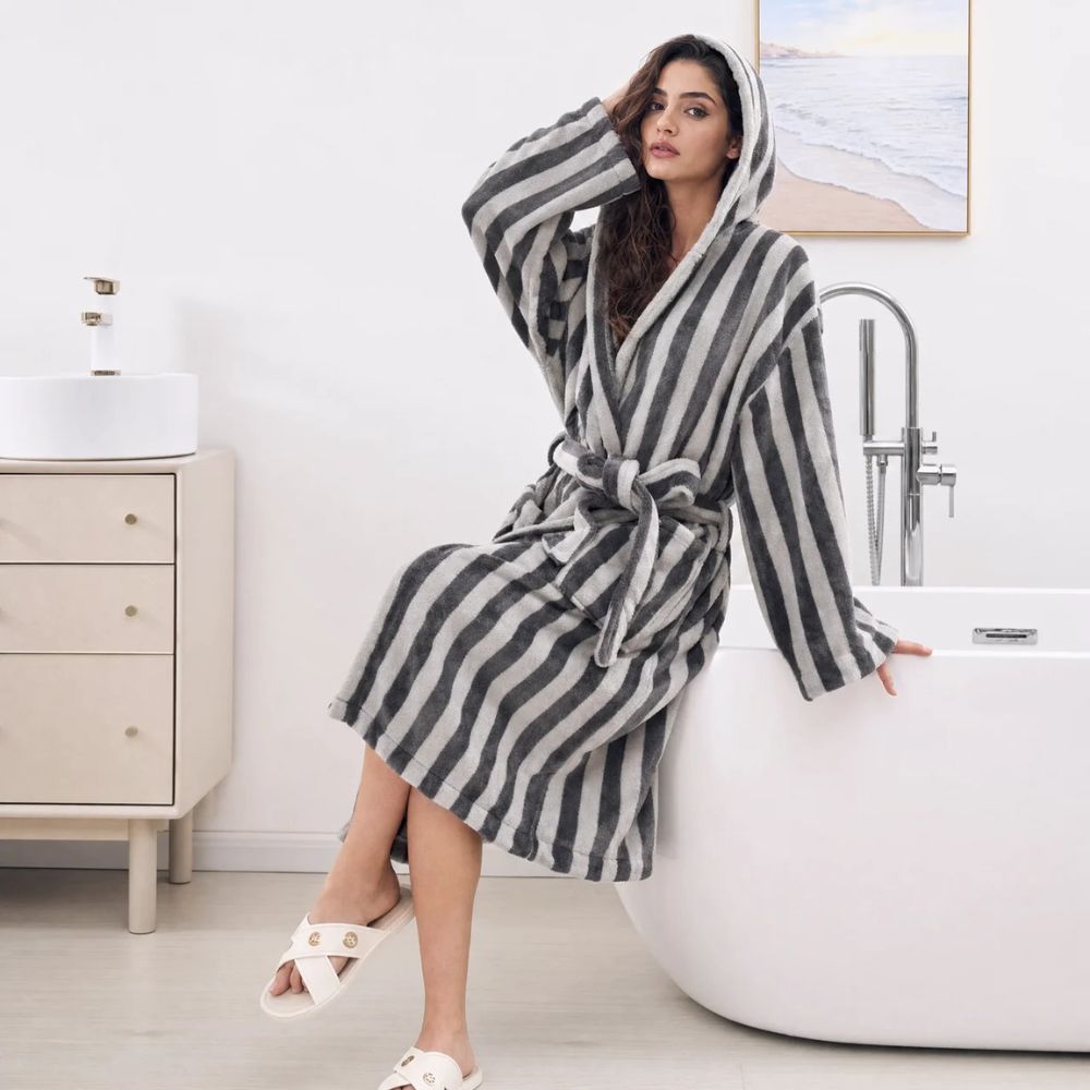 fleece-sherpa-bathrobe-for-spa-home-belted-waist-design-img1.jpg