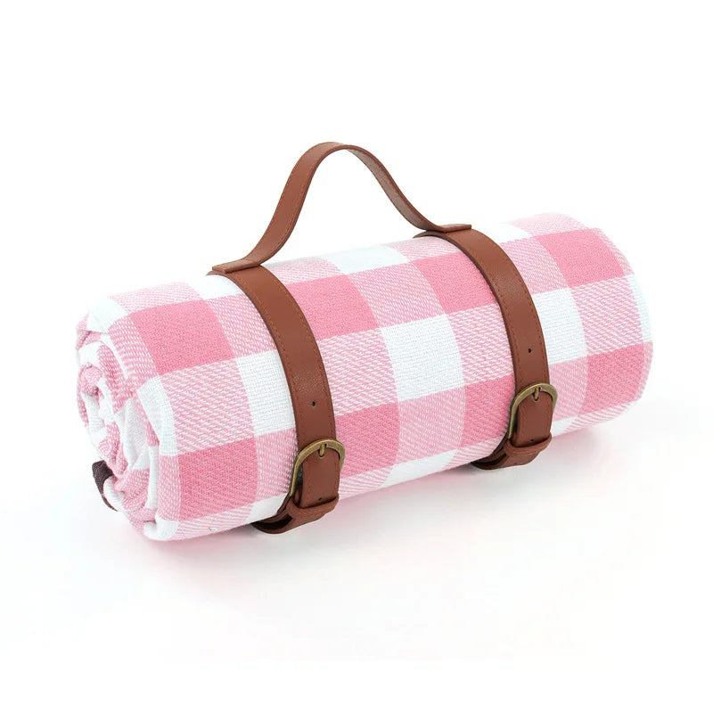 foldable-checkered-picnic-blanket-with-carrying-strap-img17.webp