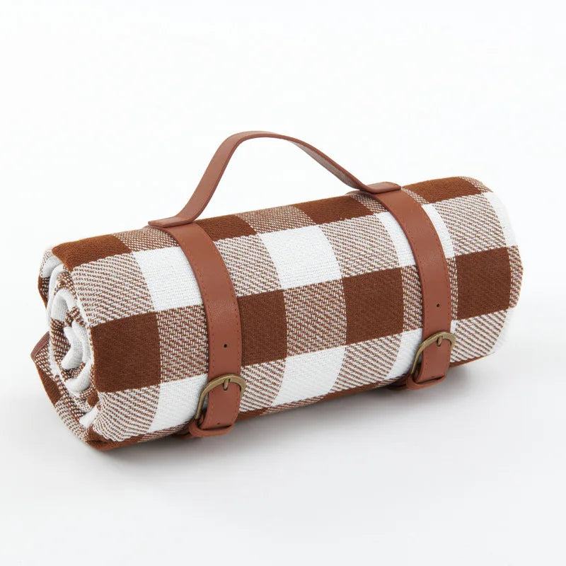 foldable-checkered-picnic-blanket-with-carrying-strap-img19.webp