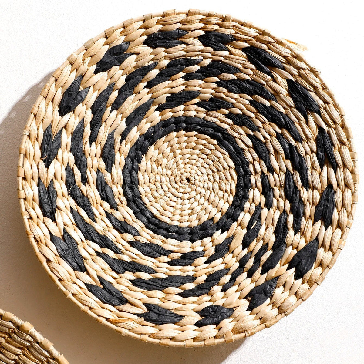 handwoven-seagrass-wall-art-set-with-bohemian-texture-img3.jpg