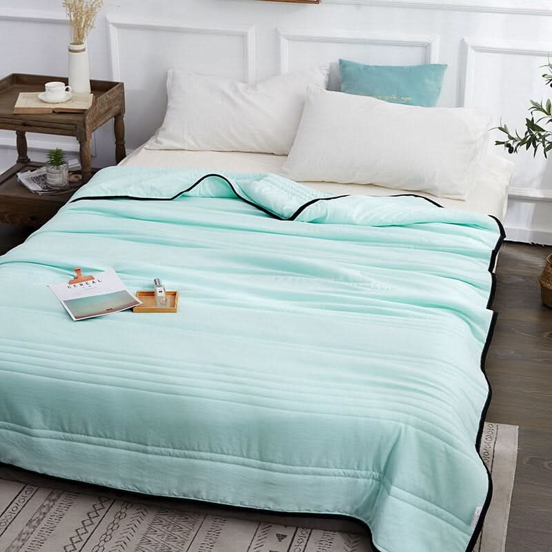 microfiber-cooling-blanket-breathable-moisture-wicking-hypoallergenic-img1.jpg