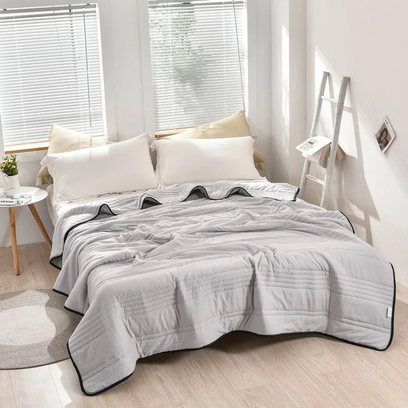 microfiber-cooling-blanket-breathable-moisture-wicking-hypoallergenic-img10.webp