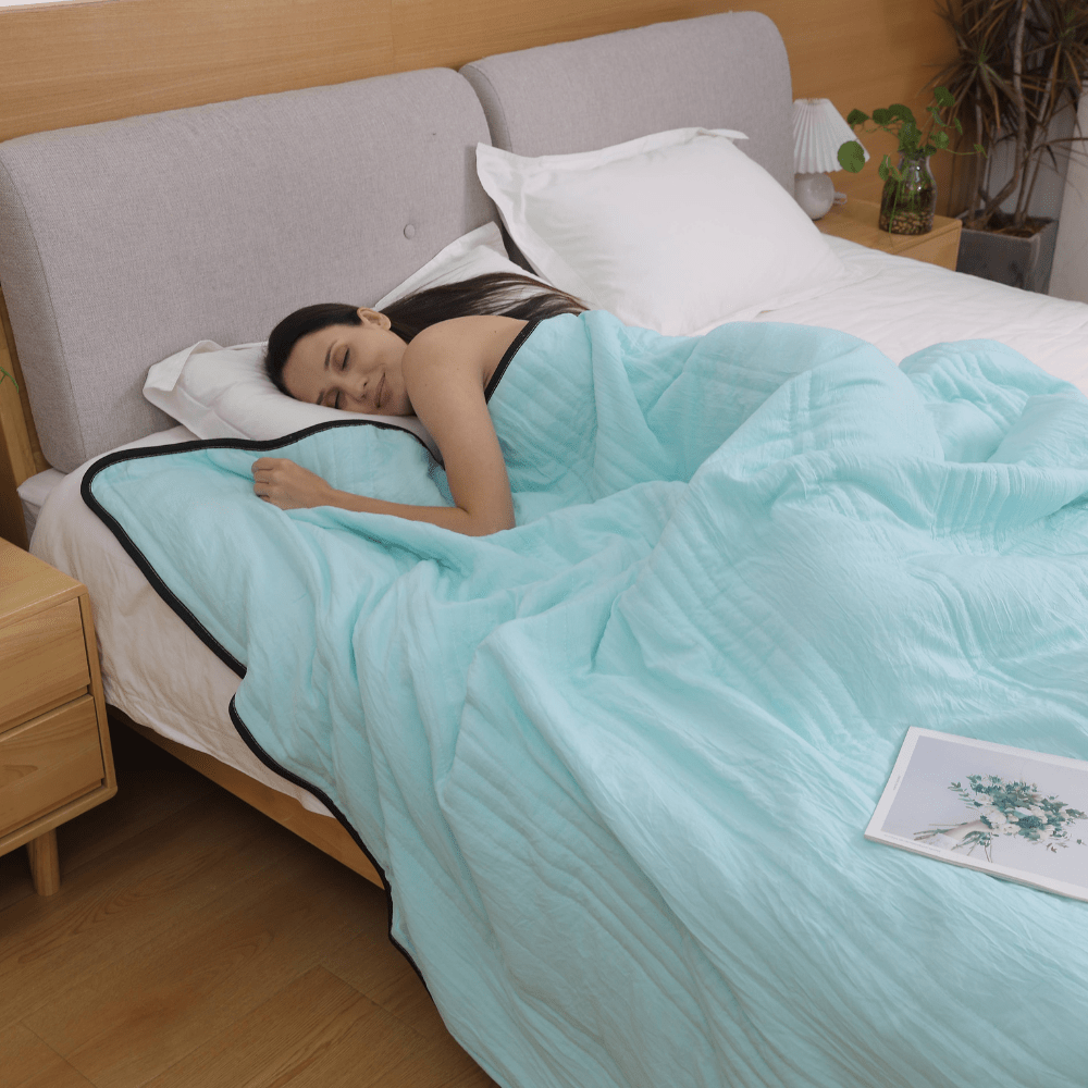 microfiber-cooling-blanket-breathable-moisture-wicking-hypoallergenic-img3.png