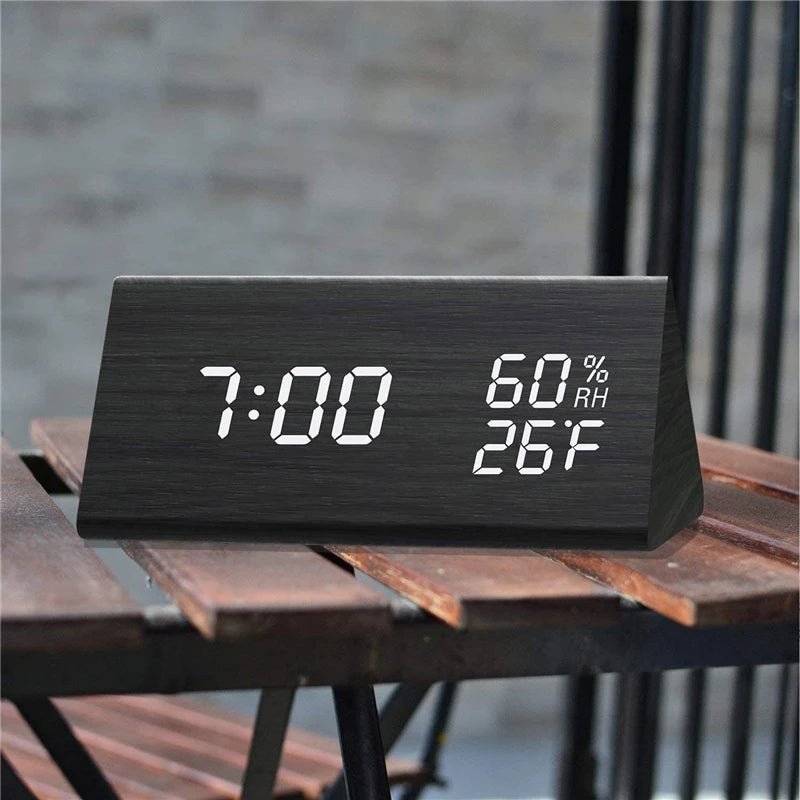 minimalist-wooden-digital-clock-with-temperature-display-img2.jpg
