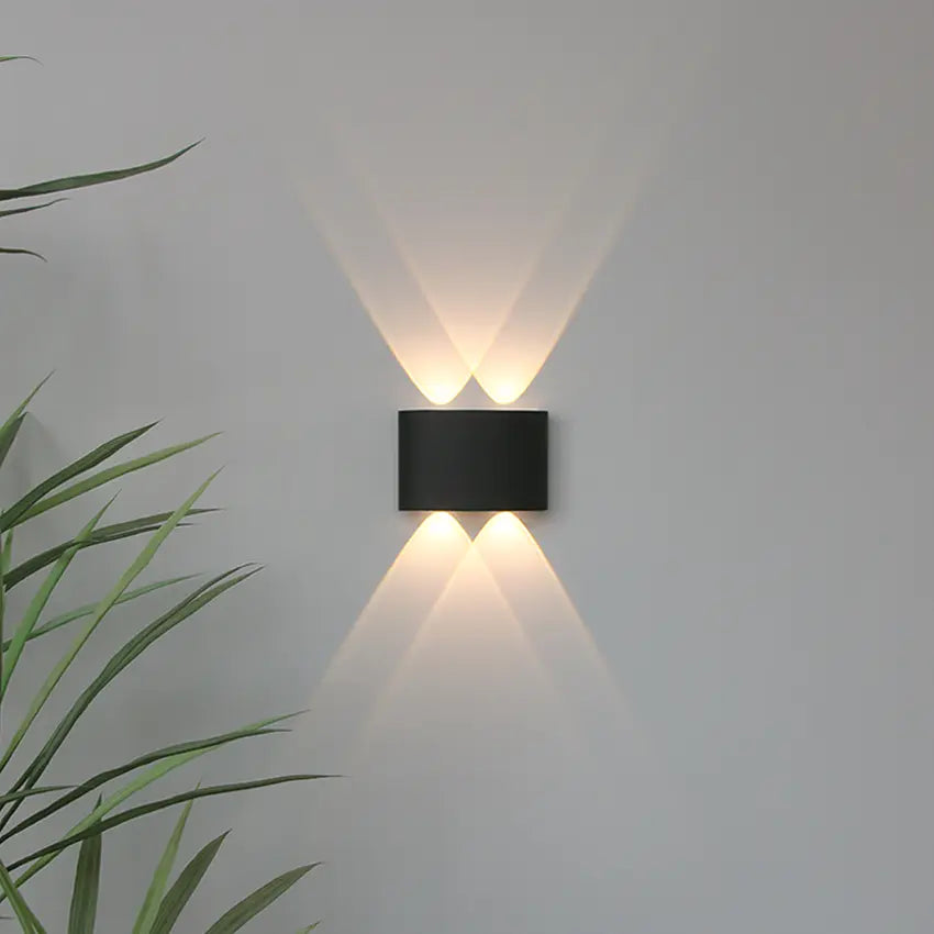 modern-aluminum-wall-sconce-with-black-white-ip44-for-indoor-outdoor-img3.webp