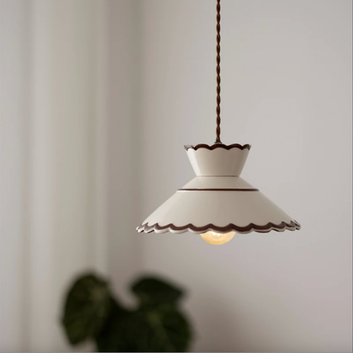 nordic-ceramic-pendant-light-with-copper-fitting-floral-pattern-img12.png