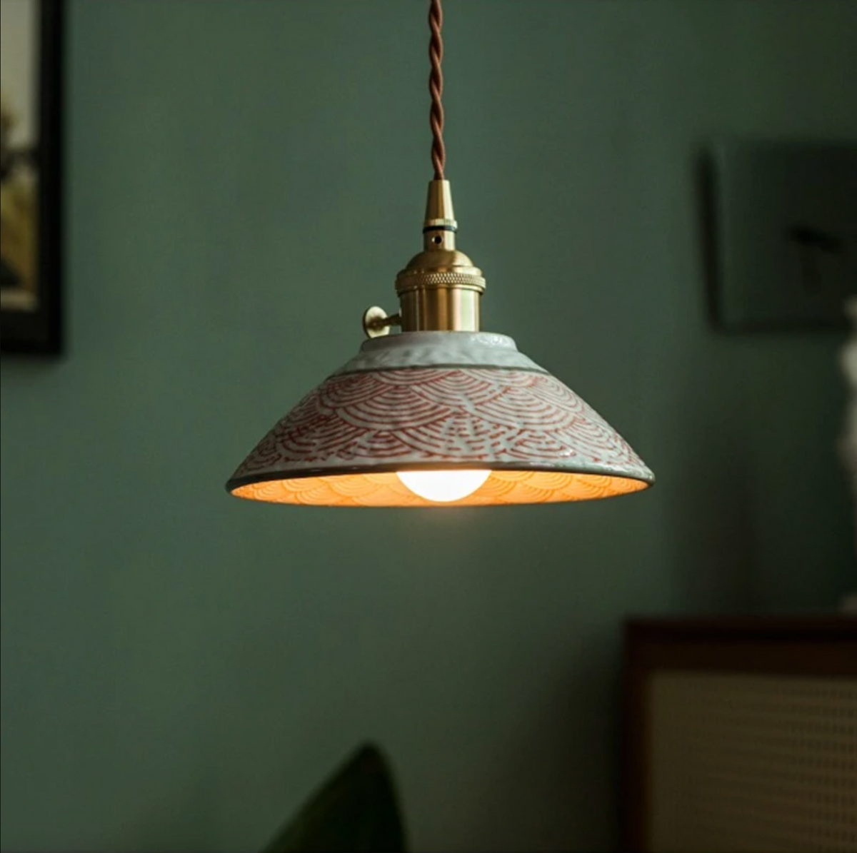 nordic-ceramic-pendant-light-with-copper-fitting-floral-pattern-img13.png