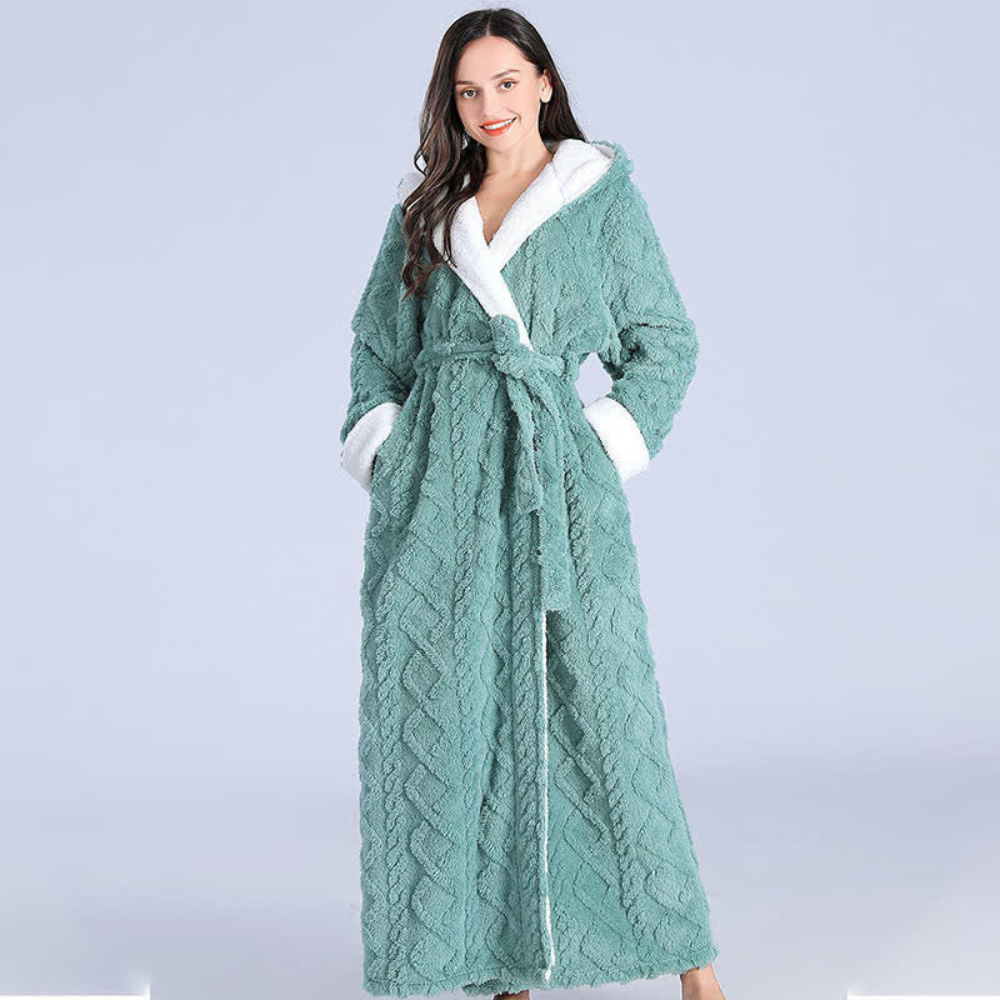 plush-knitted-long-hooded-bathrobe-super-water-absorbing-windproof-img3.png