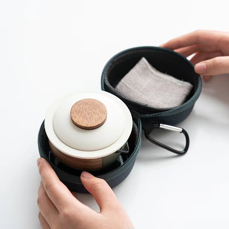 portable-tea-set-with-strainer-and-3-cups-dishwasher-safe-img3.jpg
