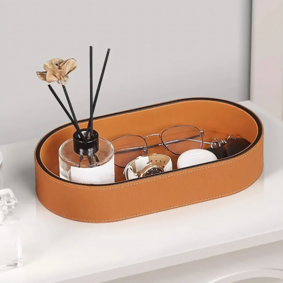 pu-leather-oval-catchall-tray-for-desk-nightstand-contrast-edge-design-img3.jpg