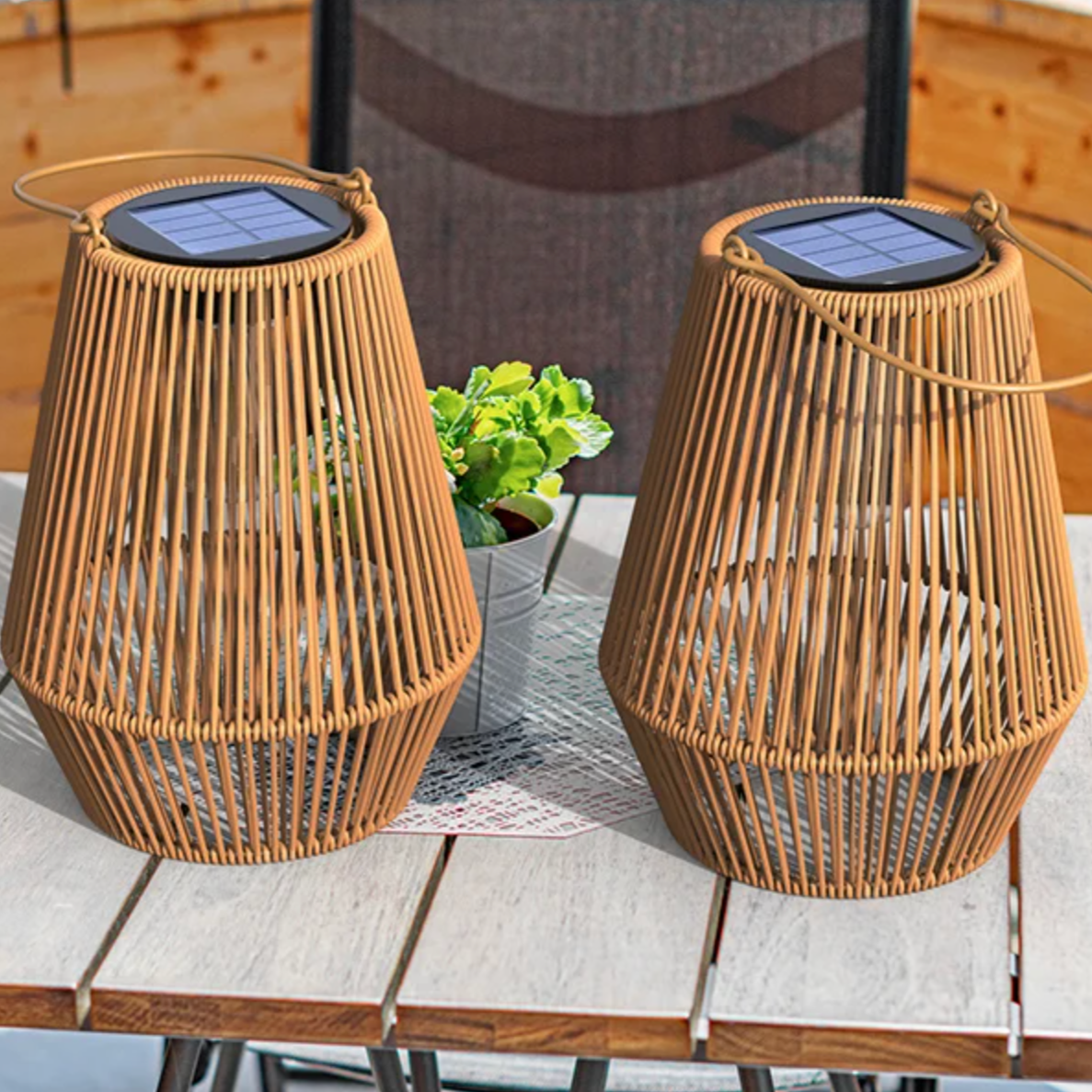 rustic-rattan-solar-garden-light-with-led-auto-dusk-sensor-img3.png